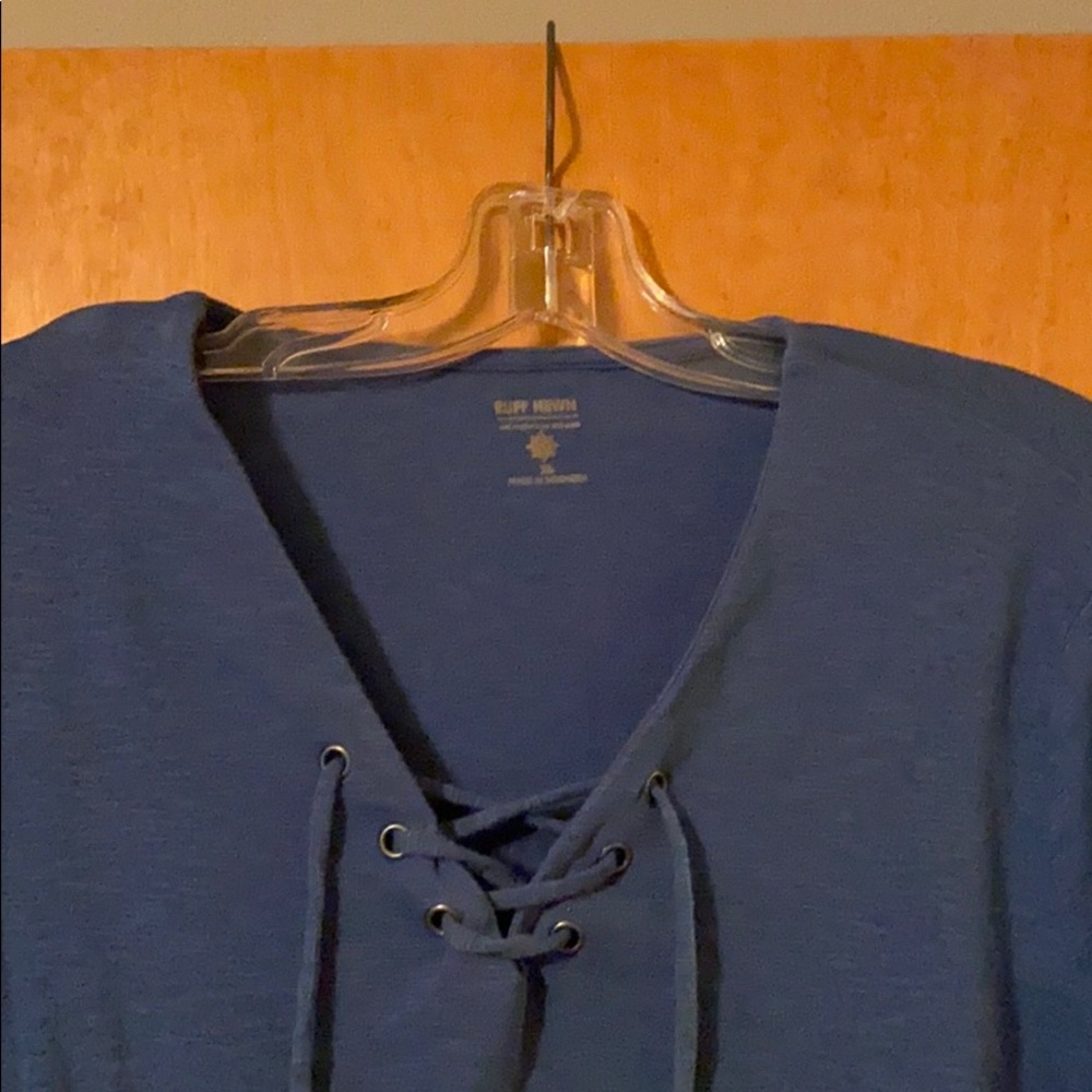 Top - Picture 2 of 4